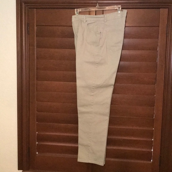 Gloria Vanderbilt women’s jeans - Picture 3 of 9